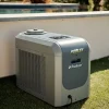 Poolican installé près d’une piscine