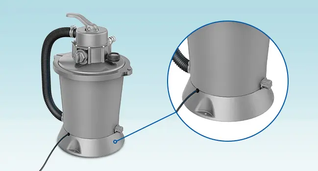 Détail du raccord de sortie du groupe de filtration Poolex Blue Silk – connexion des tuyaux de piscine